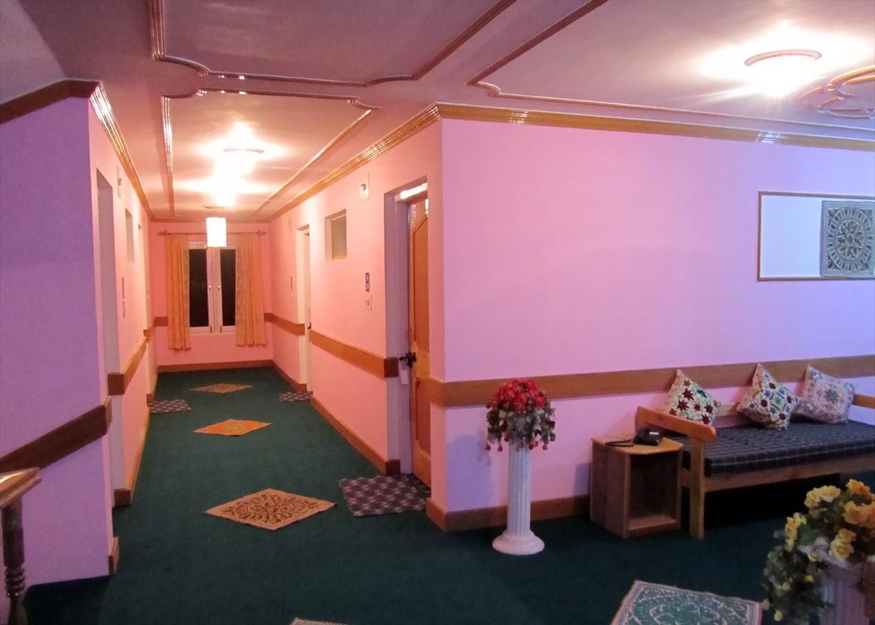 Royal Star Inn Srīnagar エクステリア 写真