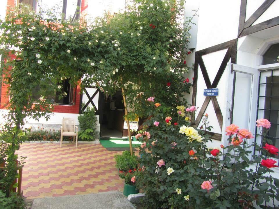 Royal Star Inn Srīnagar エクステリア 写真